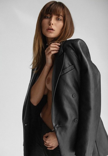Clemence Navarro photo 27