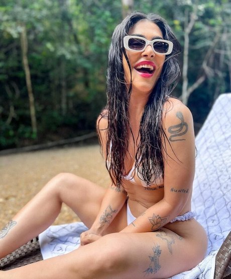 Cleo Pires photo 12