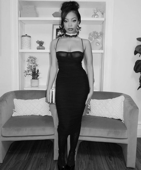 Cleopatra Lee photo 13
