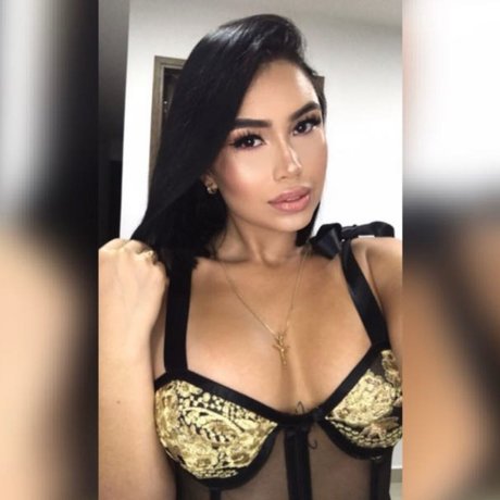 Colombiana Bombshell Mel photo 23