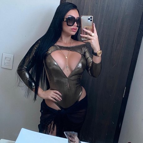 Colombiana Bombshell Mel photo 38