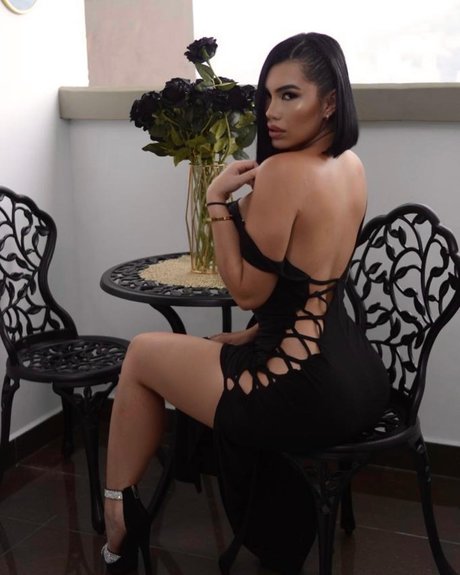 Colombiana Bombshell Mel photo 53