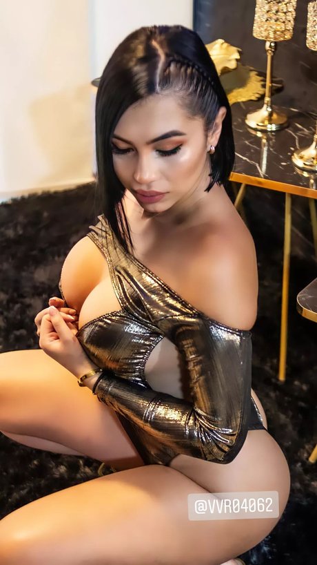 Colombiana Bombshell Mel photo 56