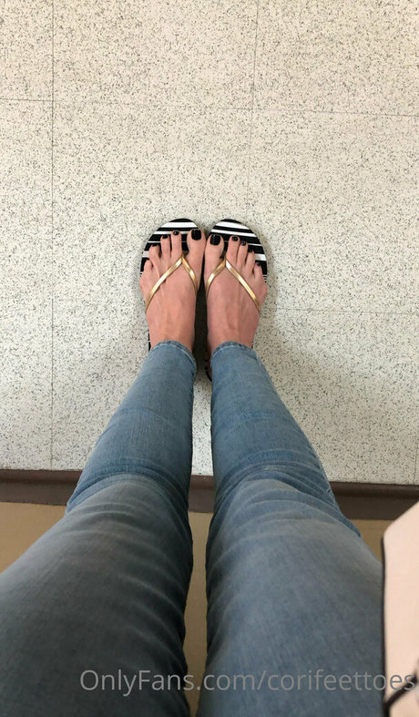 Corifeettoes photo 2