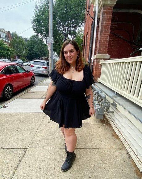 Corpsegirlkat photo 1