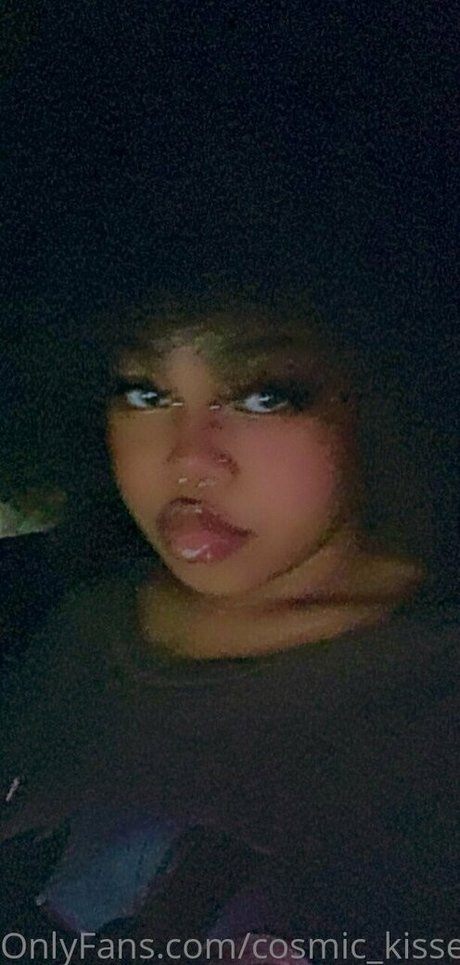 Profile photo of Cosmic_kisses20