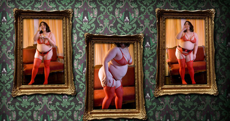 Couchqueenie photo 259