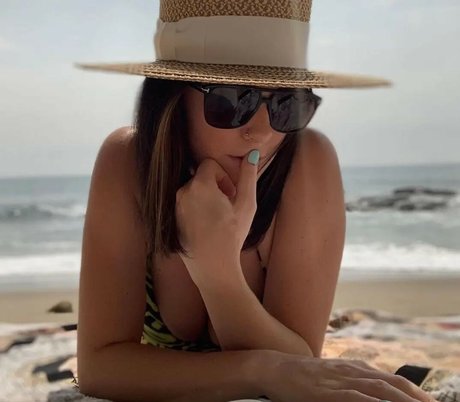 Courtnee Draper photo 15