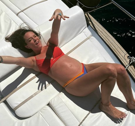 Courtnee Draper photo 16
