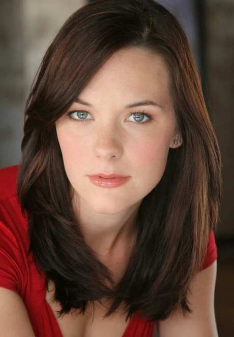 Courtnee Draper photo 19