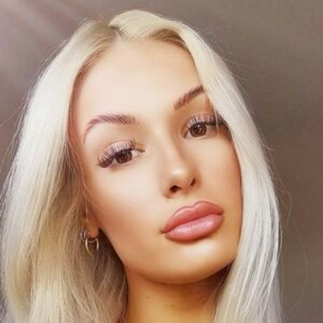 Courtney Fox photo 16