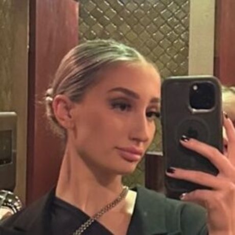 Courtney Maloney photo 1