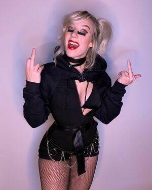 Courtney Miller photo 37