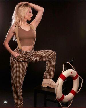 Courtney Miller photo 128