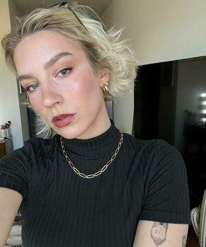 Courtney Miller photo 424