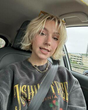 Courtney Miller photo 448