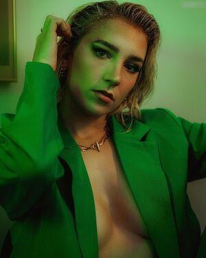 Courtney Miller photo 470
