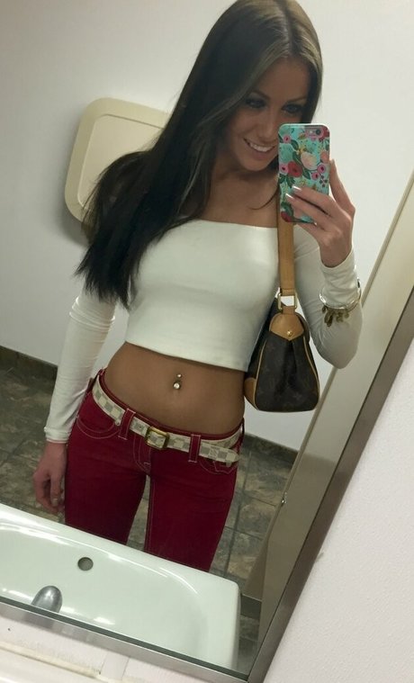 Courtney O'Connell photo 1