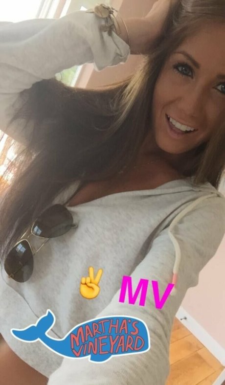 Courtney O'Connell photo 61