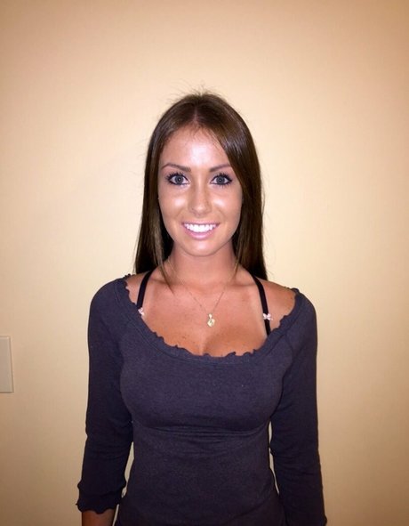 Courtney O'Connell photo 81