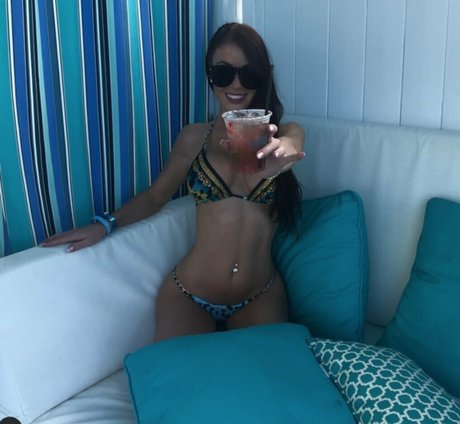 Courtney O'Connell photo 83