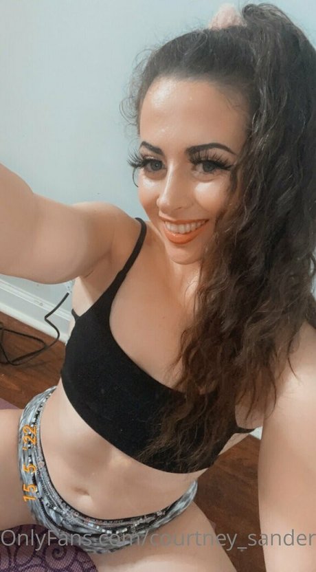 Courtney Sanderson photo 23