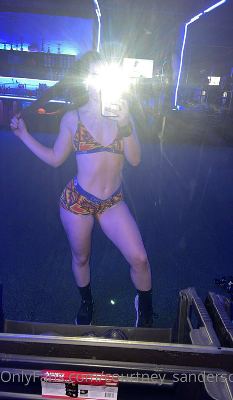 Courtney Sanderson photo 47