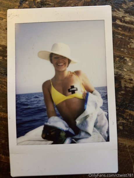 Courtney Savage photo 45