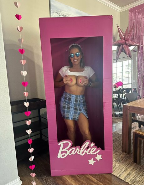 Courtneyanntt photo 410