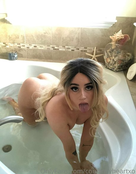 Courtneyheartxo photo 55