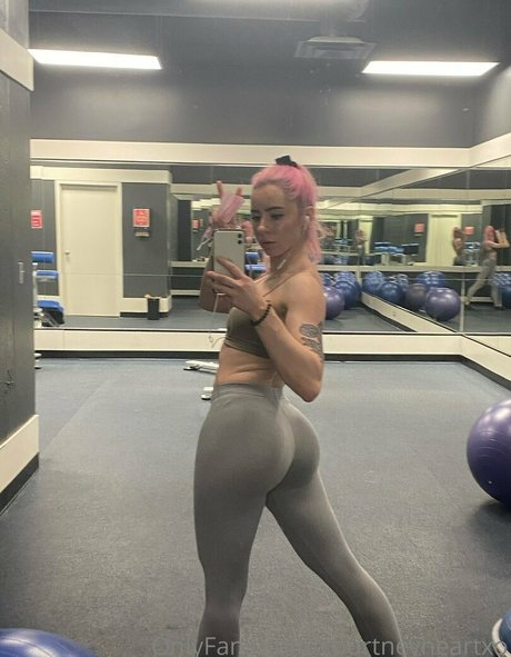 Courtneyheartxo photo 117