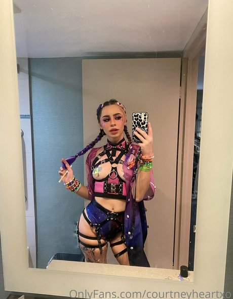 Courtneyheartxo photo 150