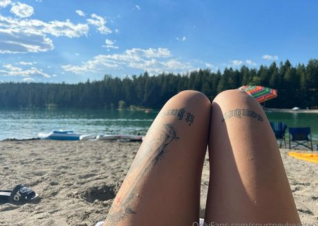 Courtneyheartxo photo 159