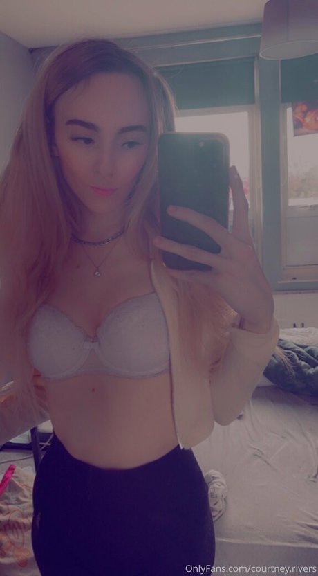 Courtneyriverss photo 238
