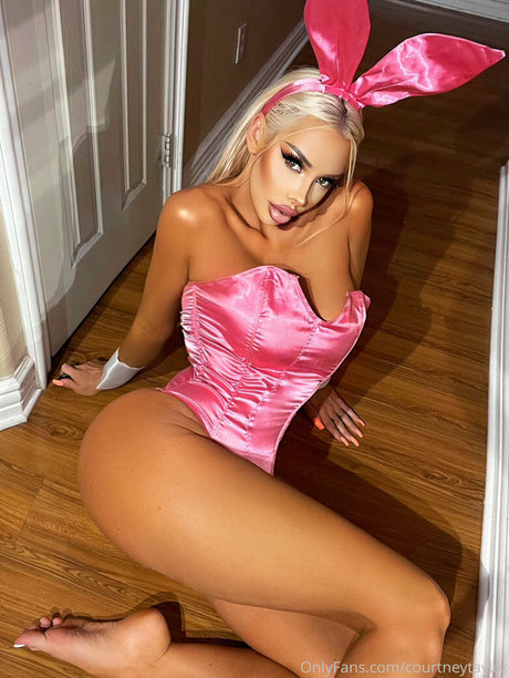 Courtneytaylor photo 27