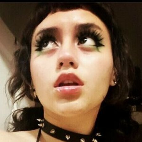 Crosseyedivy photo 11