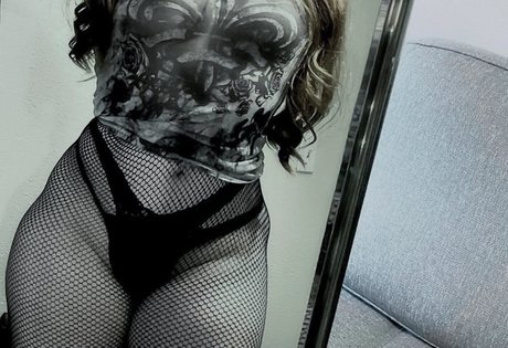 Crucifixkittie photo 5