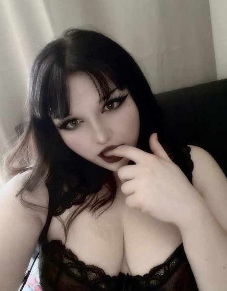 Crucifixkittie photo 26
