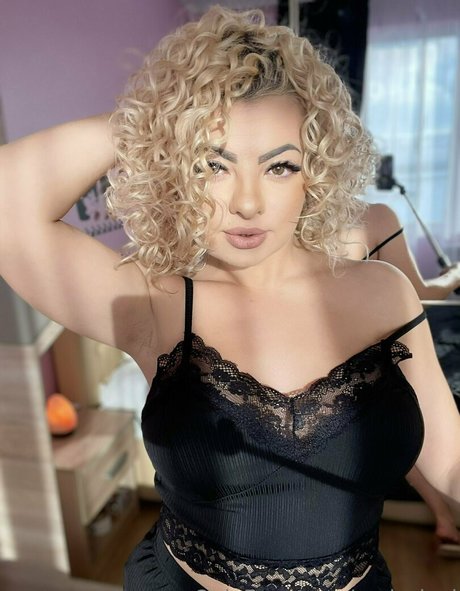 Curly_lexi photo 96