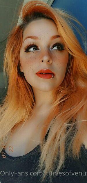 curvesofvenus photo 7