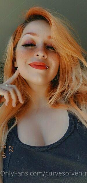 curvesofvenus photo 8