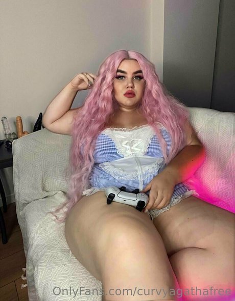 Curvyagathafree photo 3