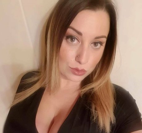 Curvygirl89 photo 19