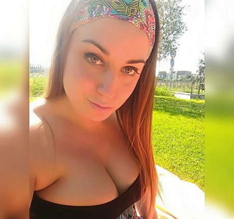 Curvygirl89 photo 21