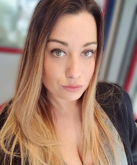 Curvygirl89 photo 37