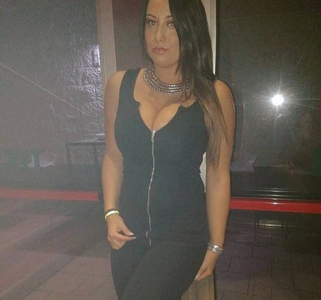 Curvygirl89 photo 38