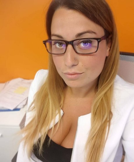 Curvygirl89 photo 39