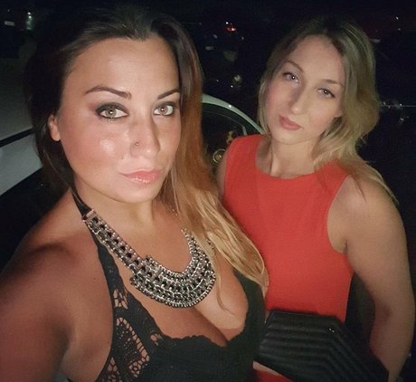 Curvygirl89 photo 42