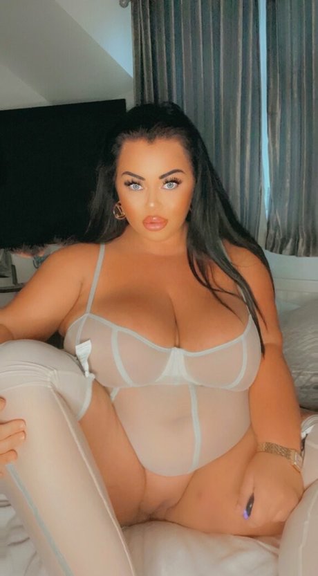 Curvykb photo 140