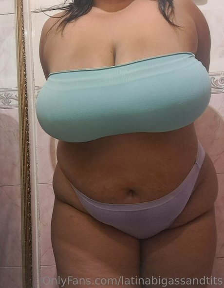 Curvylatinakay1 photo 75
